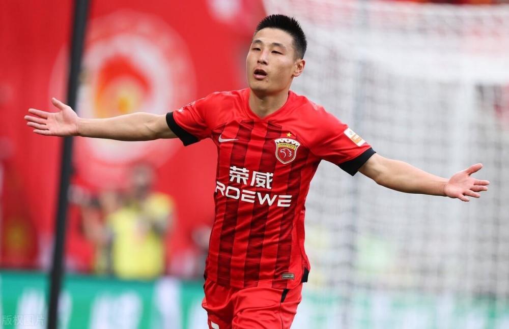  门兴格拉德巴赫边路爆破成功，两翼齐飞撕碎对手防线